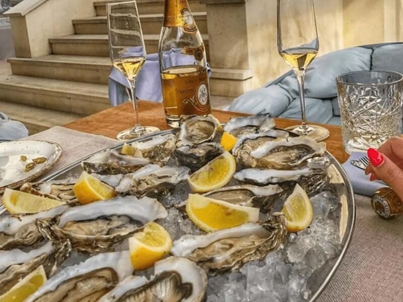 Barber appointment for Haircut and shave in a luxury location followed by a fabulous gourmet dinner