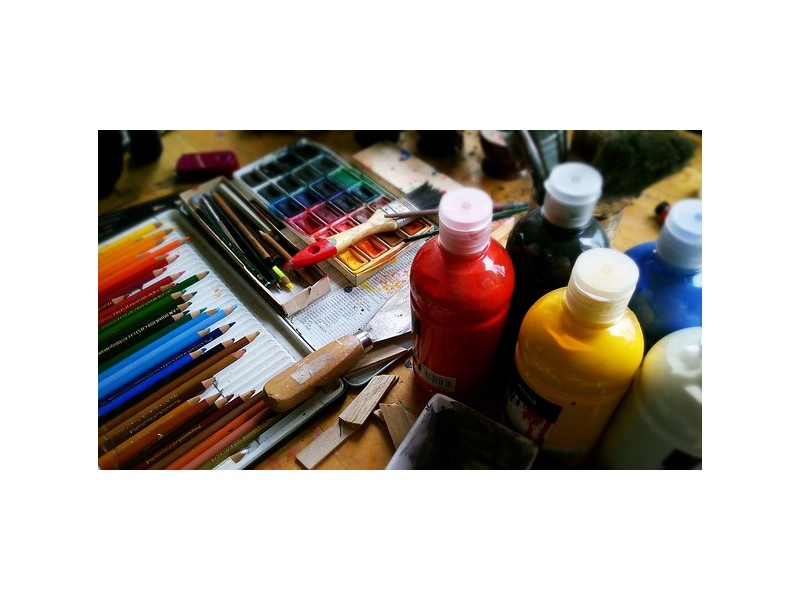Experience connecting with clay - pottery workshop