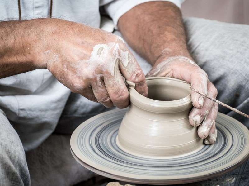 Experience connecting with clay - pottery workshop