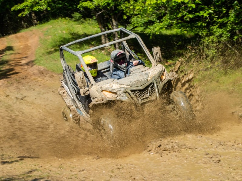 O zi de aventura offroad la bordul unui utv