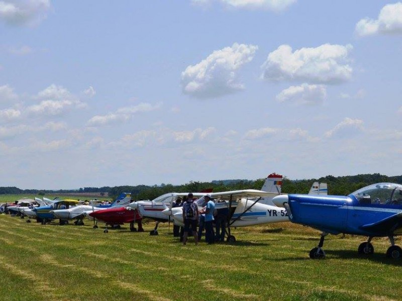 Admira Cazanele Dunarii si Drobeta de la bordul unui avion