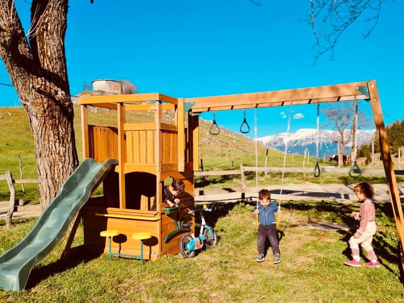 Traieste o experinta  epica la 1200m altitudine in primul glamping resort din Romania pe culoarul Rucar-Bran