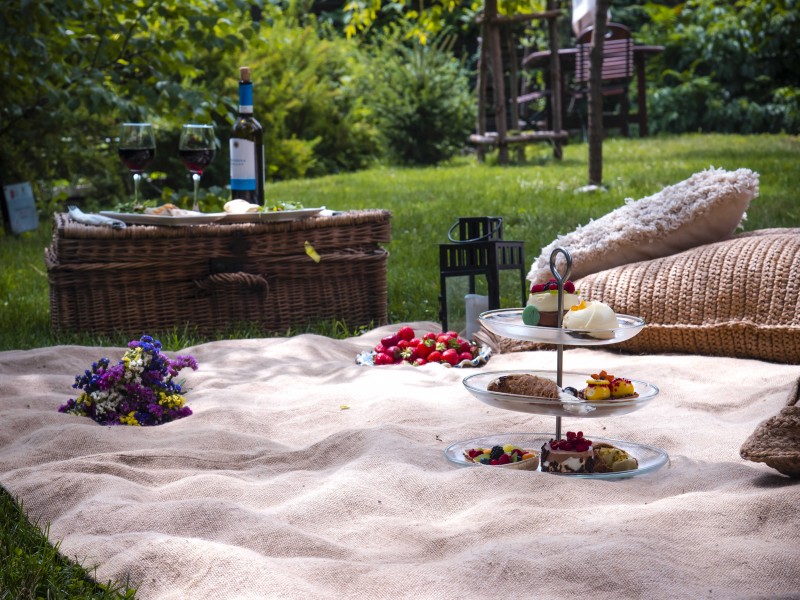 Accommodation in a historic building and traditional dinner in Turza