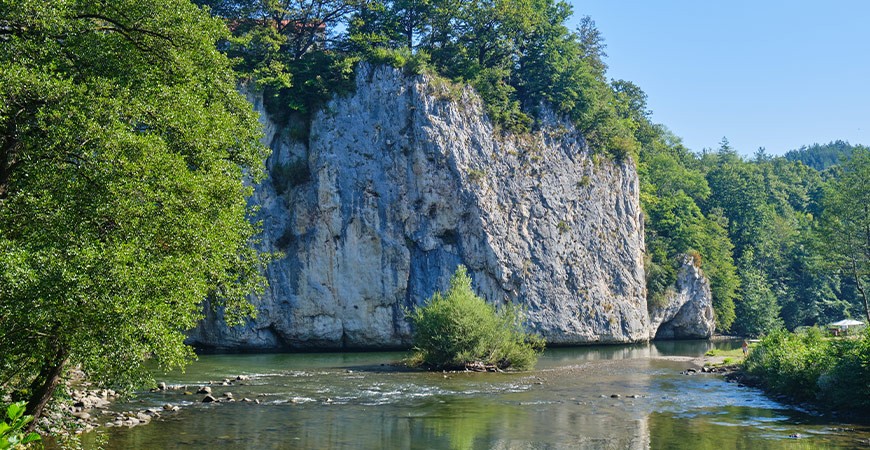 Plaja Șuncuiuș: „marea de la munte" din Apuseni, pe malul Crișului Repede